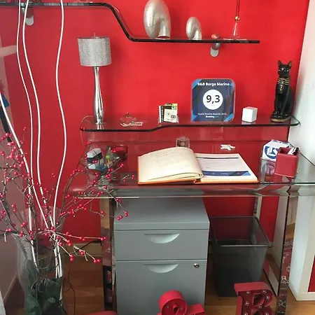 לינה וארוחת בוקר Borgo Marina 4*