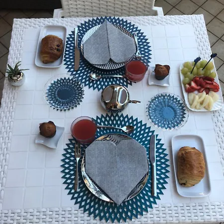 Alojamento de Acomodação e Pequeno-almoço Borgo Marina Bordighera